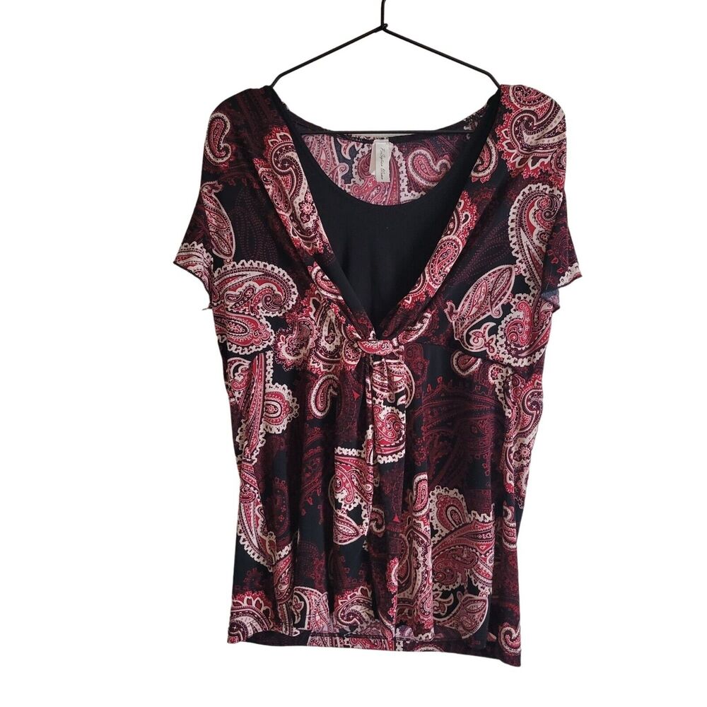 Perseption Woman Sz M Short Sleeve Blouse Red and Black Paisley Print Career